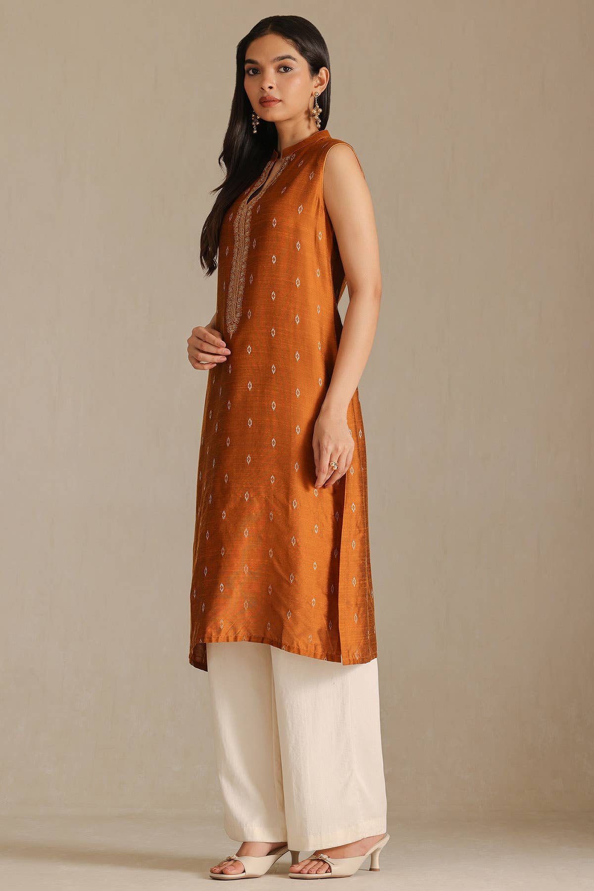 Mustard Viscose Blend Woven Design Kurta With Zari - Image 5
